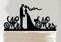 wedding photo - Bride And Groom Acrylic Silhouette Wedding Cake Topper