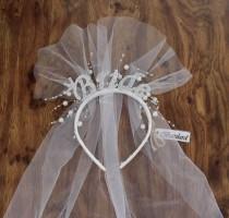 wedding photo - Letter Bride Headband Bridal Shower Party Tiara Weddng Headpiece