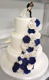 wedding photo - Carlo's Bakery -  Floral Wedding Cake Designs