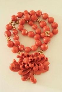 wedding photo - Antique Chinese 14K Gold Mediterranean Salmon Coral Pendant Floral Necklace
