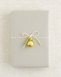 wedding photo - 29 Great Christmas Gift-Wrapping Ideas