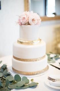 wedding photo - Wedding Cakes With Gold Accents Spark And Shine Your Day