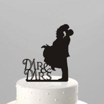 wedding photo - Acrylic Bride And Groom Wedding Cake Topper
