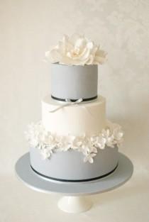 wedding photo -  Daily Wedding Cake Inspiration (NEW!)