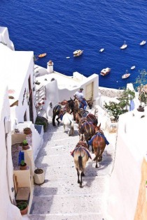 wedding photo - The Most Stunning Pictures Of Santorini, Greece