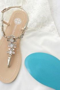 wedding photo - 29 Places To Shop For Your Wedding Online That You'll Wish You Knew About Sooner