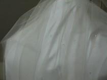 wedding photo - Teardrop accent bridal veil