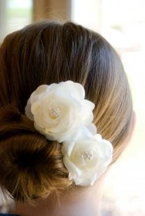 wedding photo - Wedding hair piece  / Vintage Wedding Hair Flowers / Bridesmaids Hair Piece /  Flower Girl / Vintage Wedding Theme Head Piece