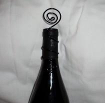 wedding photo - 20 Wire Swirls Wine, Champagne, Beer bottle Wedding Place Card or Photo Holders Aluminum Jewelry Wire