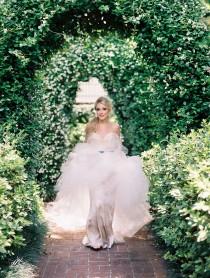 wedding photo - Glamorous Garden Wedding Ideas
