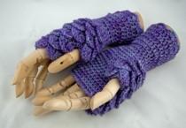 wedding photo - Crochet pattern - fingerless gloves - dragon scale - Game of Thrones inspired