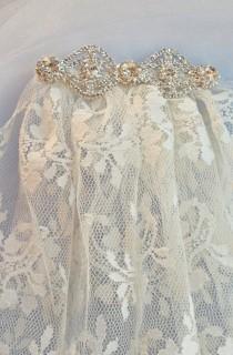 wedding photo - Vintage Lace Veil, Veil, Bridal Veil, Chantilly Lace Vintage Veil, Wedding Veil, Weddings, Bride Veil, Short Veil,  Headpiece,