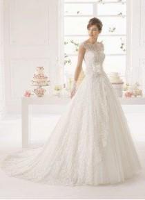 wedding photo - A-Line/Princess Scoop Neck Court Train Tulle Wedding Dress With Appliques Lace Flower(s)