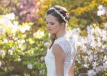 wedding photo - Pearl flower crown, bridal flower crown, Wedding tiara with pearls and babys breath flowers, Wedding flower crown, style ***Eve Rustic***