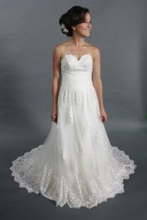 wedding photo - White Lace applique tulle A-line sweetheart neckline bridal gown wedding dress