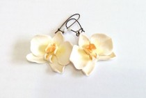 wedding photo -  White Orchid Earrings - orchid earring - orchid wedding - Flower Accessories, Bridal Flower, White Bridesmaid Jewelry, Flowers Girl Jewelry
