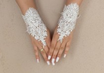 wedding photo - Free ship, Ivory lace Wedding gloves, bridal gloves, fingerless lace gloves, lace gloves, fingerless gloves