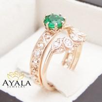 wedding photo -  Filigree Design Emerald Wedding Ring Set in 14K Rose Gold Unique Emerald Engagement Set Art Deco Wedding Rings