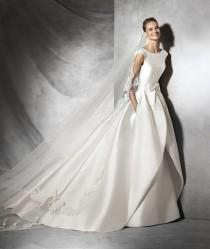wedding photo -  Bridal Bow Dress