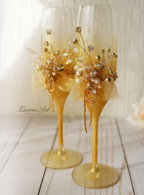 wedding photo -  Gold Wedding Champagne Flutes Wedding Champagne Glasses White Wedding Decoration