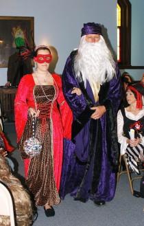 wedding photo - Anne Boleyn weds Freddy Krueger: When a Halloween costume wedding wins over every horror fan