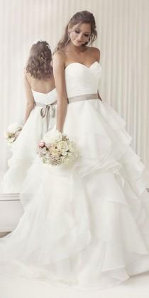 wedding photo - 24 Strapless Sweetheart Neckline Wedding Dresses From TOP Designers