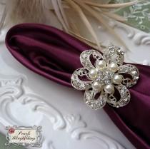 wedding photo - SALE Custom Pearl Crystal Rhinestone Silver Brooch Napkin Rings Holders Wedding Table Decorations Bridal Brooches