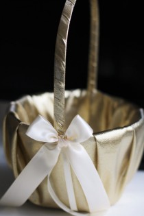 wedding photo -  Gold Ivory Wedding Basket and Pillow Set \ Ivory Flower Girl Basket \ Gold Ring Bearer Pillow\ Gatsby Gold Petals Basket and Ring Holder