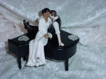 wedding photo - Black Baby Grand Piano Music lover Mixed Couple Funny Love AA Bride Long Sleeve Dress Brown hair Groom Musical Wedding Cake Topper-Ethnic