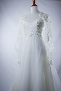 wedding photo - Vintage Bridal Gown, Vintage Wedding Dress, Vintage Empire Waist, Victorian Bridal Gown, 1970's Wedding Gown, Union Label, Size 6