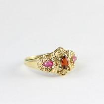 wedding photo - Ruby and garnet vintage ring in 9 carat gold
