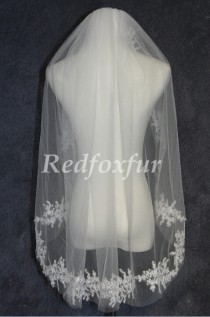 wedding photo - Bridal veil/1 Tier wedding veil/lace applique edge Veil/Wedding Accessories/With comb