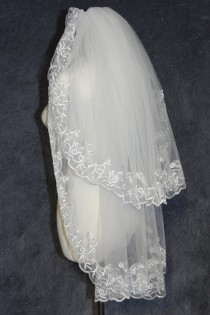 wedding photo - Bridal veil,2 Tier Veil,ivory/white Wedding Veil,Lace Edge Veil, Wedding Accessories,With comb