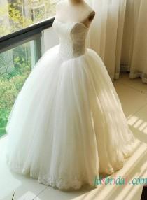 wedding photo -  Beautiful strapless lace droped waist tulle ball gown wedding dress