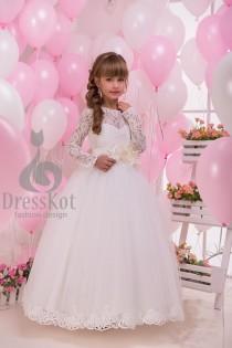 wedding photo - Flower girl dress, vintage flower girl dress, Junior bridesmaid dress, white flower girl dress