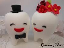 wedding photo - Custom Wedding Cake Topper--Love Teeth couple with circle clear base