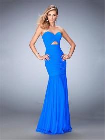 wedding photo -  Elegant with Sweetheart Cutout Below bust Beaded Prom Dress PD3321