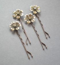 wedding photo - Charming BRIDAL Rhinestone Hair Pins. Vintage Brass Flower Hair Jewelry. GIFT . Chic Prom. Bride Maids. Shower Gift. Flower Girl. chic prom