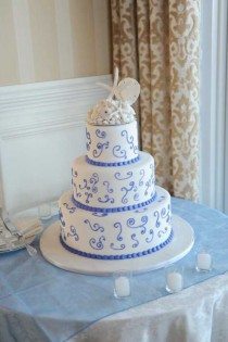 wedding photo - White Starfish and Seashell Beach Wedding Cake Topper