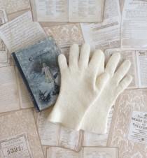 wedding photo - Felt gloves of merino wool Winter warm gloves