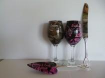 wedding photo - Bride & Groom wine glasses and personalized camo serving set for rustic wedding  in Muddy Girl and Next Camo