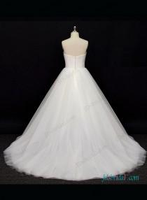 wedding photo -  Gorgeous plain tulle sweetheart ball gown wedding dress