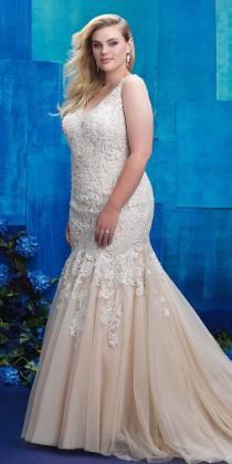 wedding photo -  Allure Women Spring 2017 Plus Size Wedding Dresses | World of Bridal