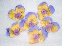 wedding photo - Gumpaste Pansies (Pansy) Cake Toppers, Cupcake Toppers, Weddings, Bridal Shower Cakes, Birthday Cakes