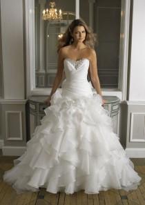 wedding photo - A-Line Strapless Sweetheart Neck Lace Plus Size Wedding Dress