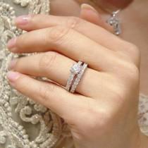 wedding photo - The Factors to Keep in Mind While Looking Promise Rings for Girlfriend