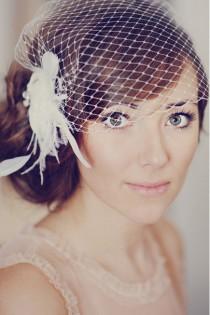 wedding photo - Ivory Feather Bridal Clip with Vintage Accent /// Hannah