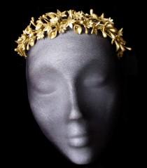 wedding photo - Gold flower tiara. Wedding headpiece. Gold wedding accessories. Cold porcelain. Flower crown. Bride tiara. Bridal crown. Vintage bride.