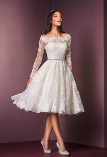wedding photo - Vintage Off-the-Shoulder Lace Short Wedding Dress