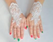 wedding photo - Lace gloves FREE SHIPPING, white wedding gloves, bridal gloves, evening gloves, prom gloves 5.5"